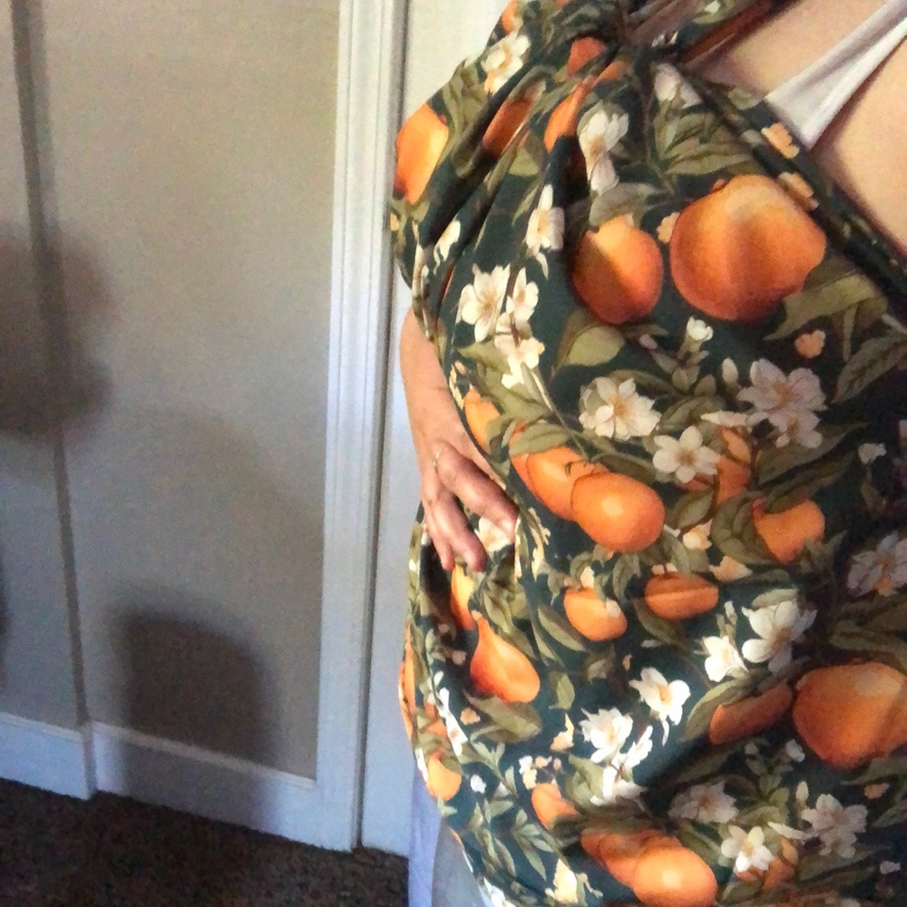 Nine West Satin Pleated Skirt and Oranges w/Orange Flowers Tie Neck Halter Top - Picture 4 of 8
